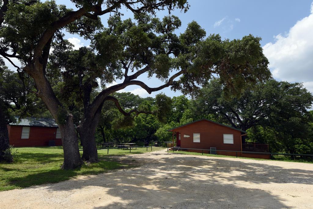 River Bluff Cabins Rio Frio 外观 照片