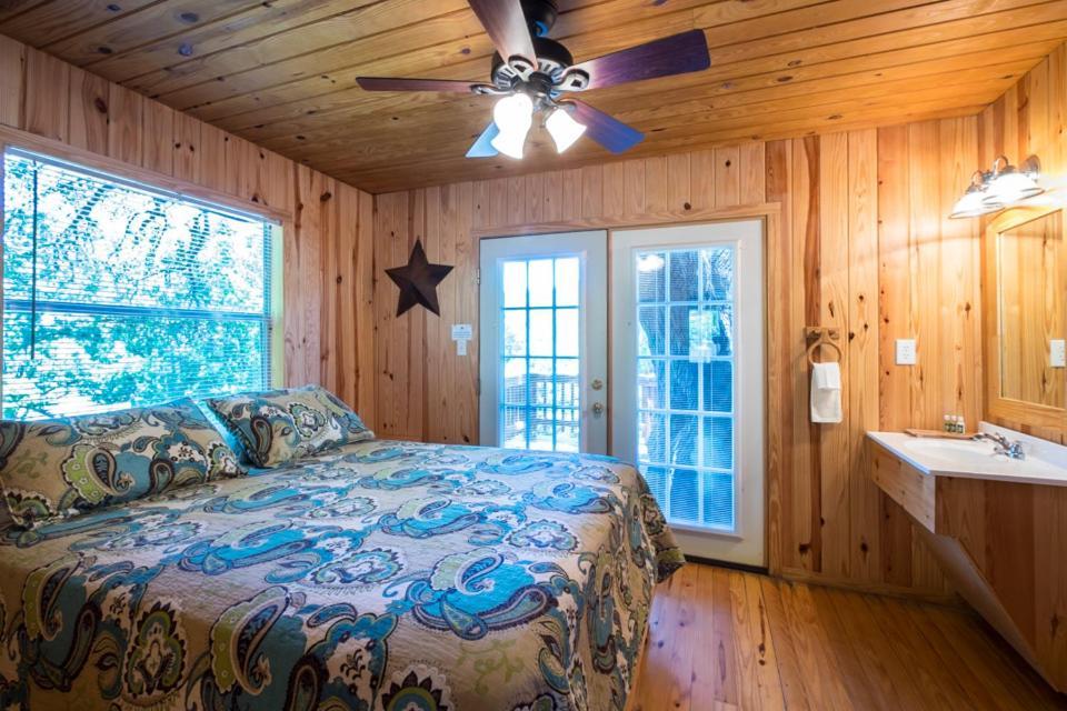 River Bluff Cabins Rio Frio 外观 照片
