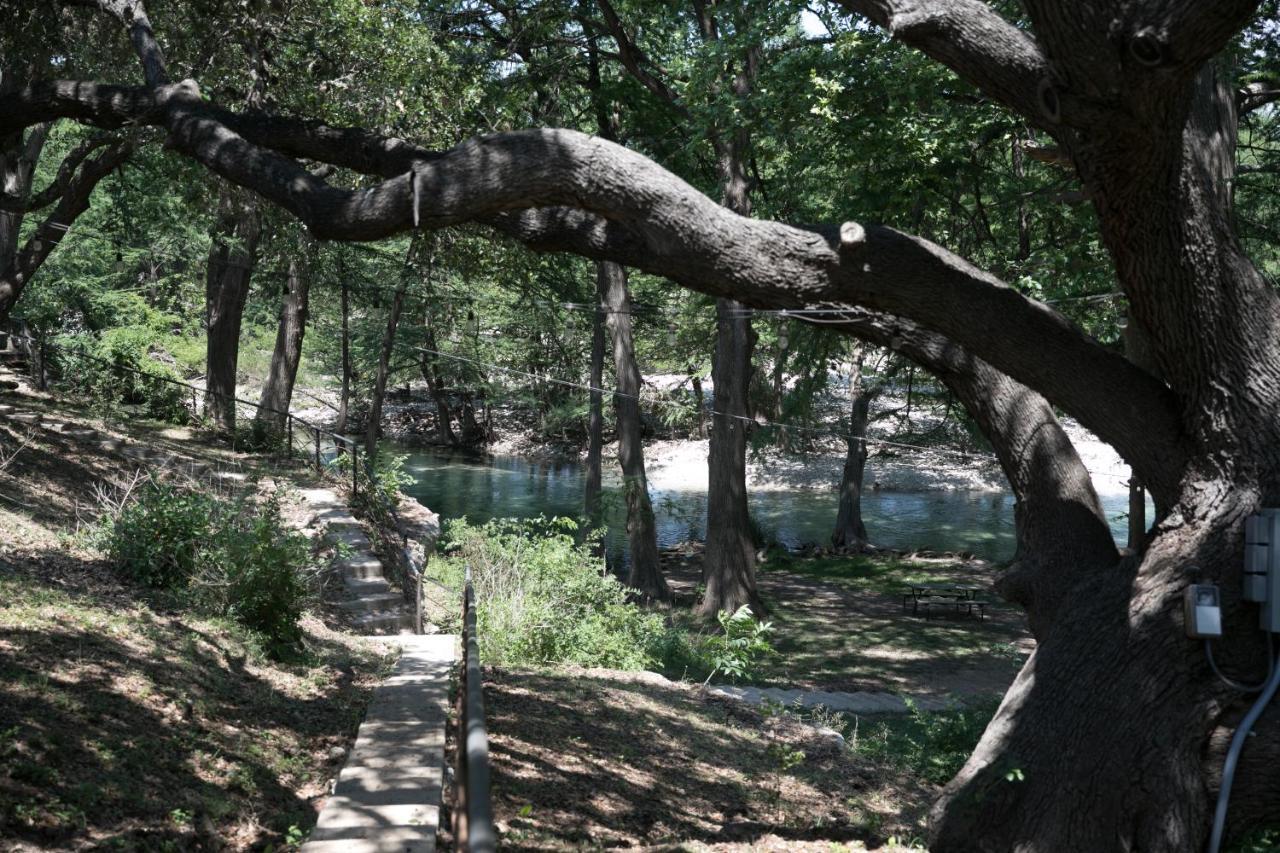 River Bluff Cabins Rio Frio 外观 照片